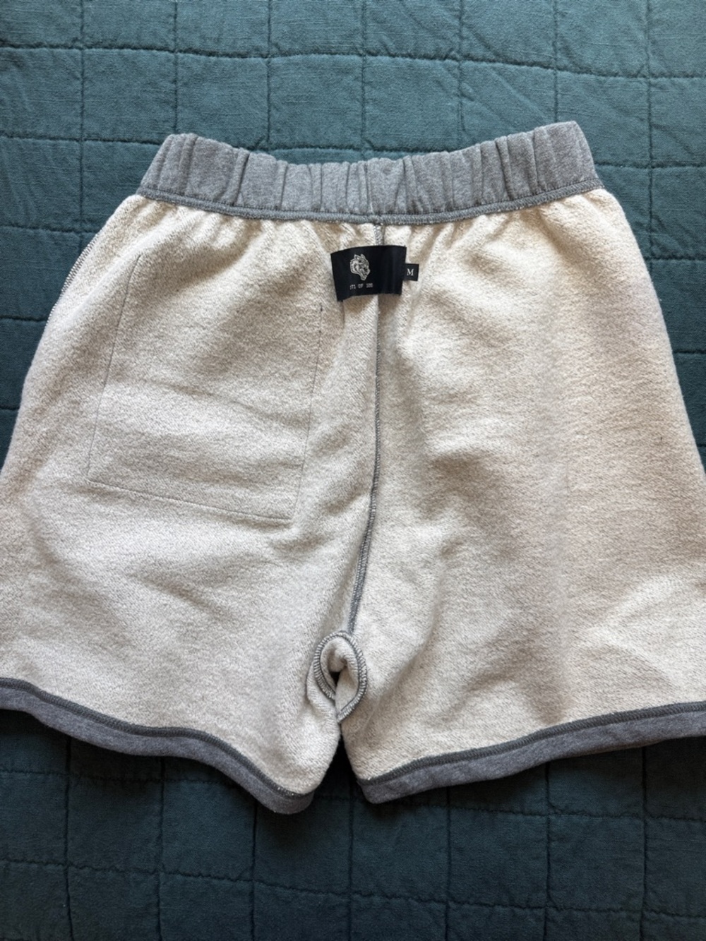 DarcSport Like New Dual Patch Lounge Sweat Shorts in Grey Medium 371/1000 - Picture 9 of 12